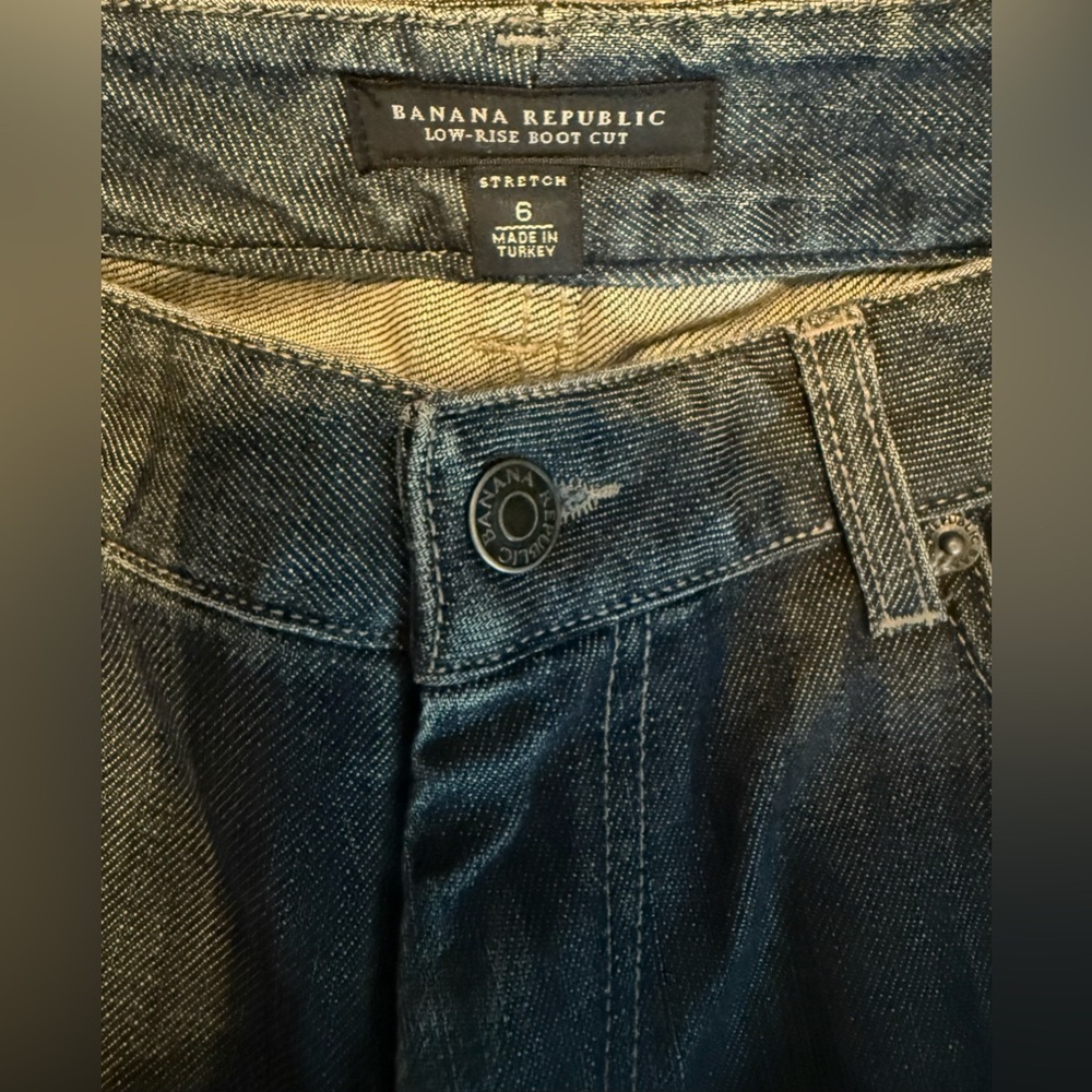 Banana Republic Low-Rise Bootcut Jeans | Size 6 | Stretch Denim Classic Fit - Picture 2 of 5